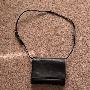Carly Jean Los Angeles Black Leather Crossbody Bag